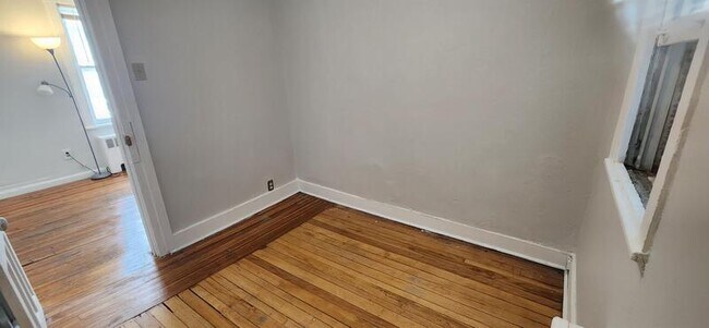 Foto del edificio - 320 Western Ave