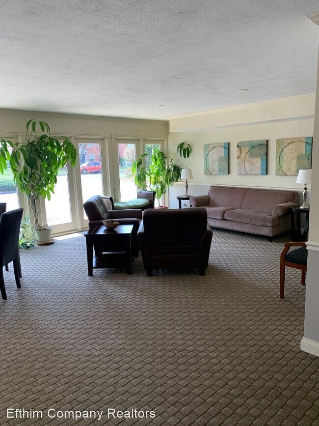 Building Photo - 1 br, 1 bath House - 8631 Old Bonhomme Rd....