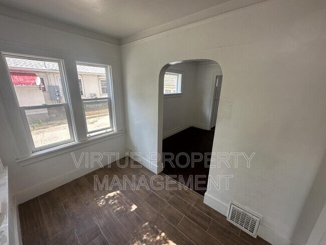Foto del edificio - 611 6th St