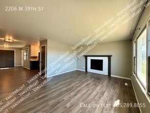 Building Photo - 2206 W 39th St