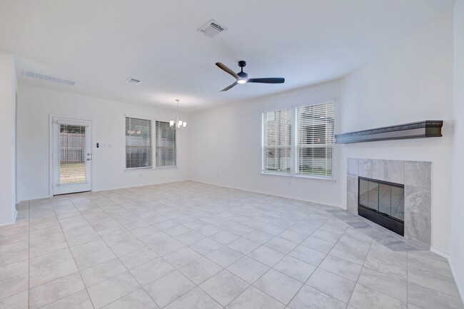 Building Photo - 1205 Desaix Dr