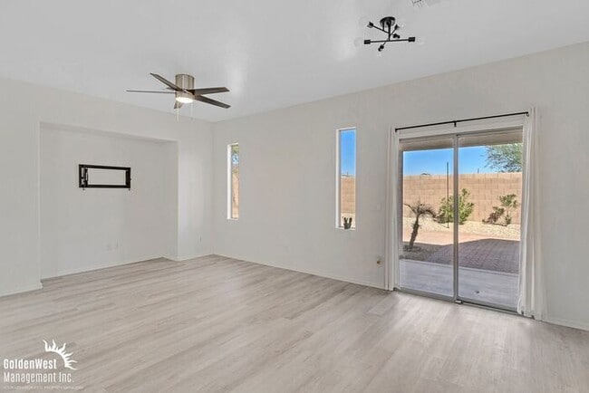 Foto del edificio - Stunning 3Bdm 2.5Ba Home in Prime North Phoenix Location!