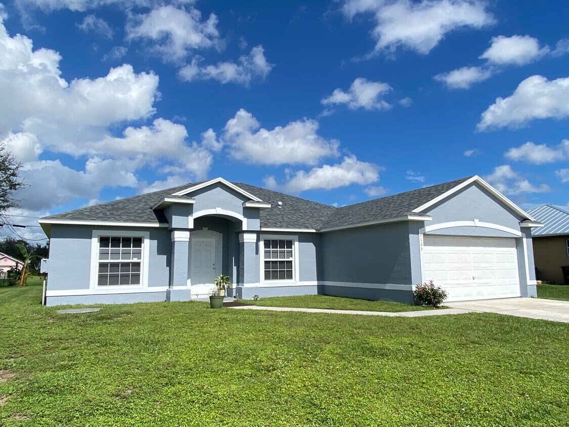 1125 SW Bellevue Ave, Port Saint Lucie, FL 34953 House Rental in Port Saint Lucie, FL