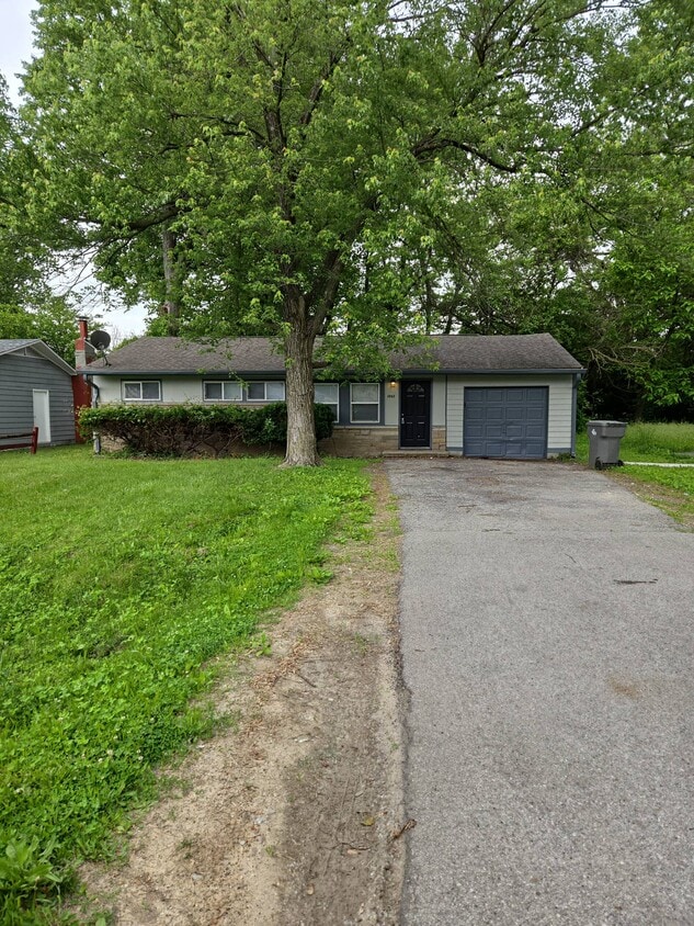 Primary Photo - 3952 N Grand Ave