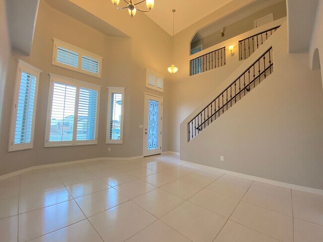 Foto del edificio - Spacious 4 Bedroom Refrig A/C Home