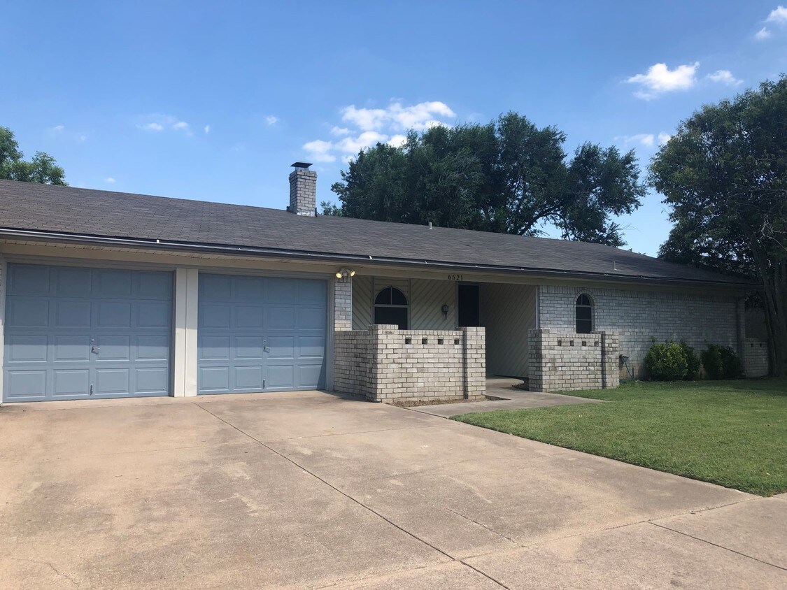 Primary Photo - 6521 Lavano Dr
