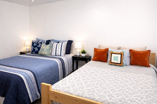 Foto del edificio - 2811-dracena 1/2 Dracena St