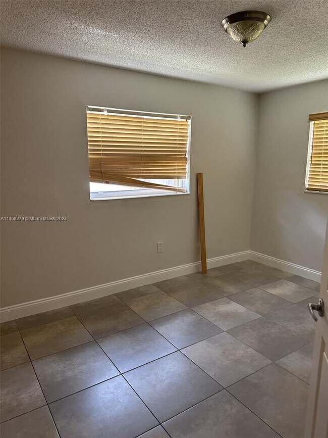 Foto del edificio - 8980 NW 26th Pl