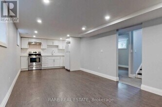 Building Photo - 346 Conant St
