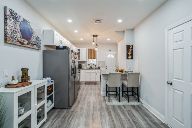 Photo - 5940 Walton Ave Townhome