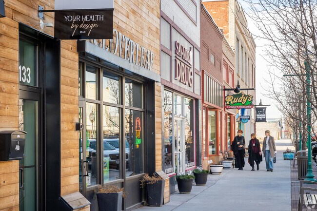 Stroll the tree line streets of downtown Twin Falls for local shops and eateries.