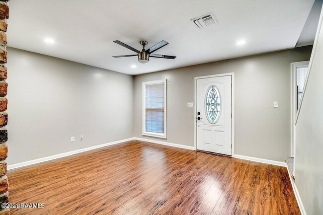 Building Photo - 100 Templeton Dr