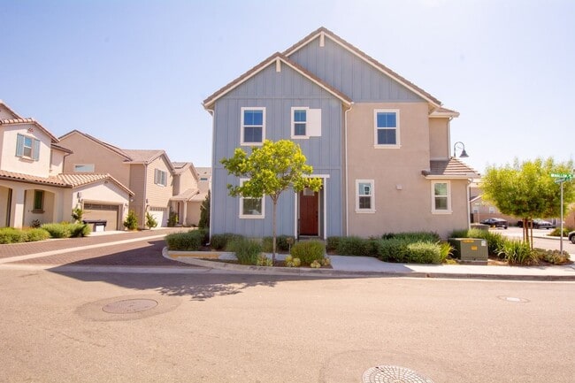 Building Photo - 7039 Mallow Dr