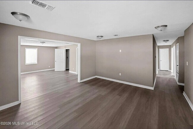 Foto del edificio - 2920 Lakewood Dr