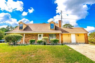 Building Photo - 605 Hacienda Ave