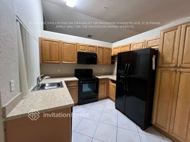 Foto del edificio - 10663 NW 32nd Ct