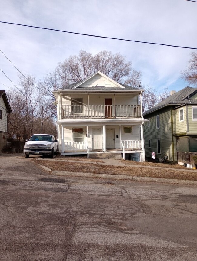 Building Photo - 615 Rebecca St