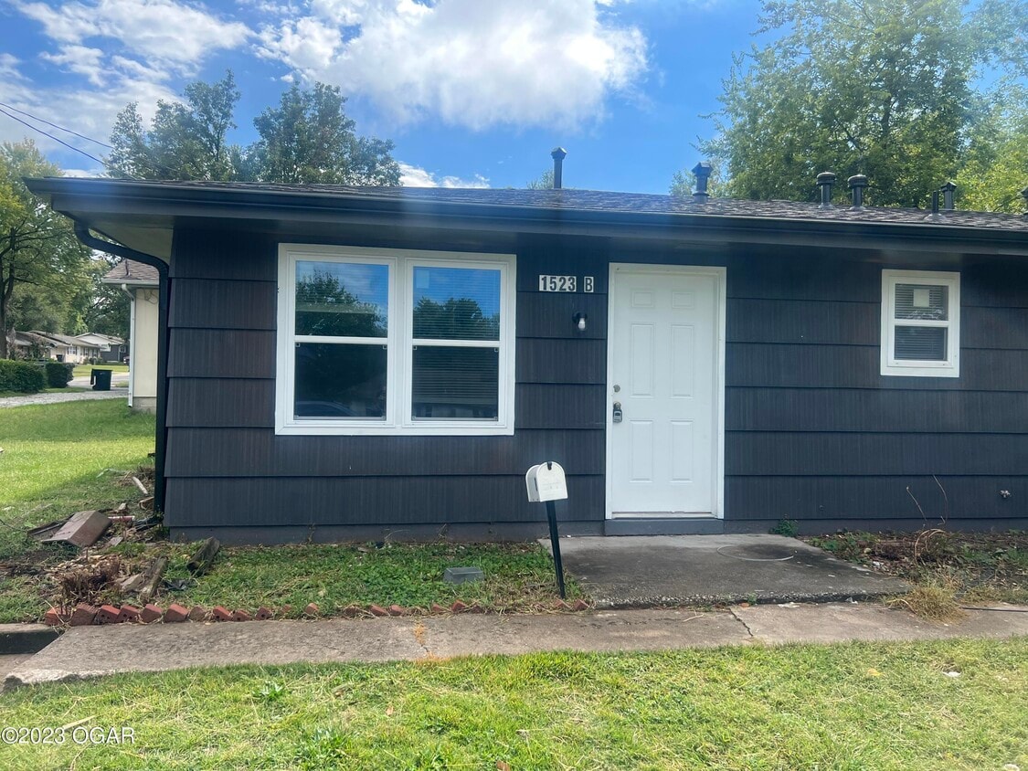 1523 Jefferson St Unit B, b City, MO 64870 Condo for Rent in b