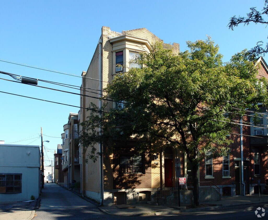 Primary Photo - 951 W Walnut St