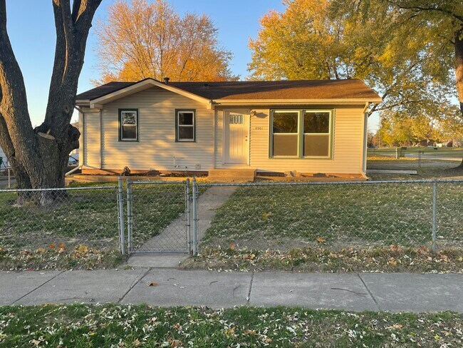 Foto del edificio - 4901 Schubert St