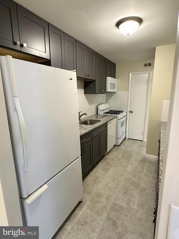 Building Photo - 12207 Braxfield Ct