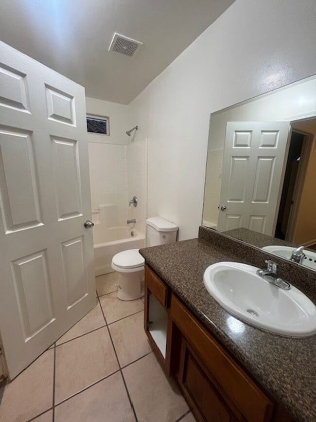 Building Photo - 717 L St