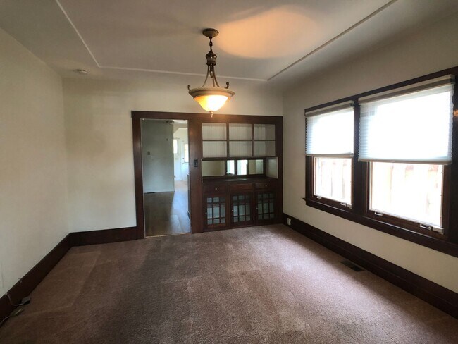 Foto del edificio - Classic Craftsman Style Home