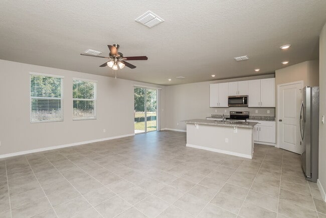 Building Photo - 38899 Harlow Rose Dr