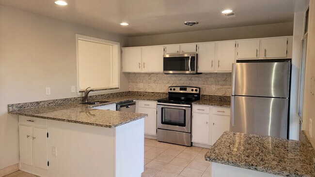 Kitchen - 648 15th St S