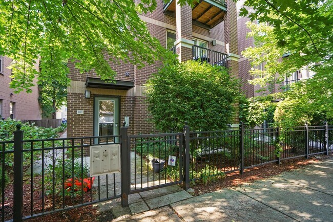Foto del edificio - 1112 W Washburne Ave
