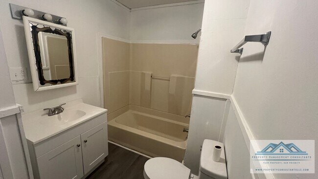 Foto del edificio - 233 N Royal Ave