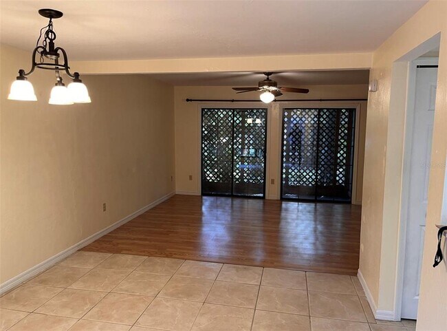Foto del edificio - 903 SW 55th Terrace