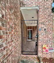 Building Photo - 2413 Potomac Dr