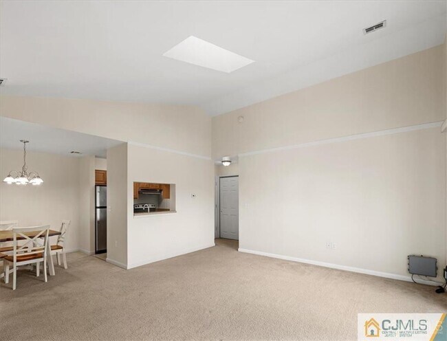 Building Photo - 1604 Ravens Crest Dr