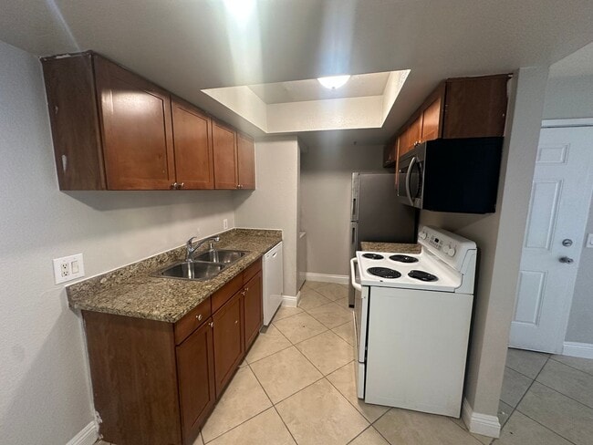 Building Photo - 4200 S Valley View Blvd