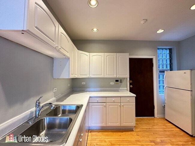 Foto del edificio - 4221 N Paulina St