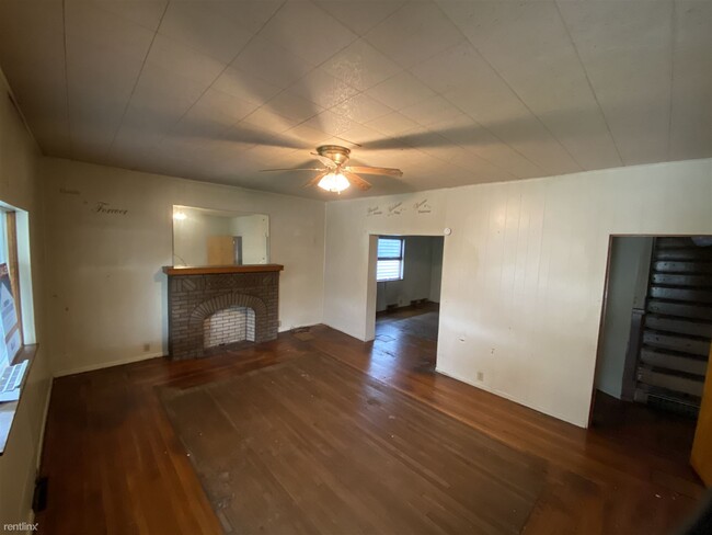 Building Photo - 4 br, 1.5 bath House - 111 Hamilton Ave