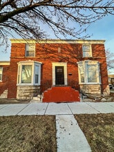 Building Photo - 6058 S Richmond St