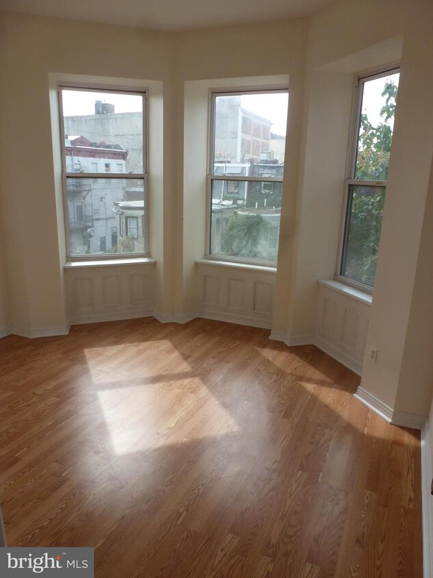 Primary Photo - 1420 W Girard Ave