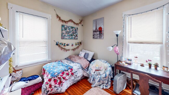 Building Photo - Large Science Hill 3BR with Dual Balcony A...
