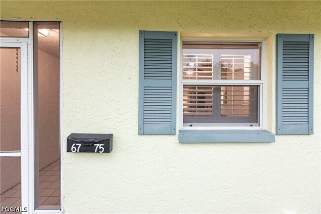 Foto del edificio - 6775 Lake McGregor Cir