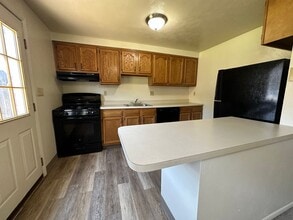 Building Photo - 454 Mower Dr