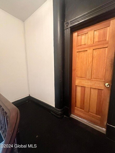 Foto del edificio - 104 Hudson Ave