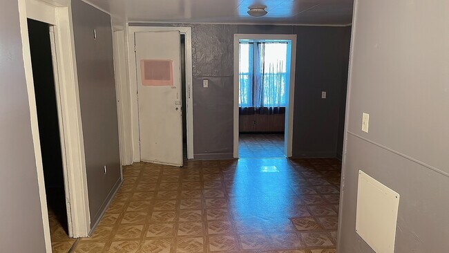 Building Photo - 4829 S Loomis Blvd