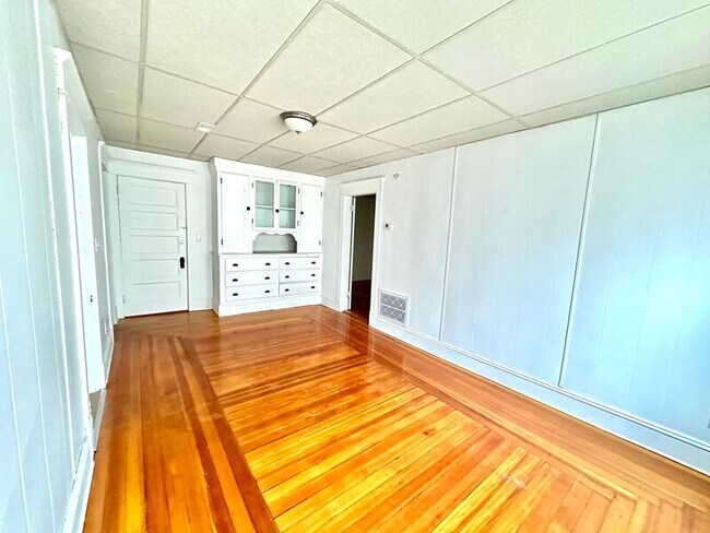 Foto del edificio - 19 Ellen Ave