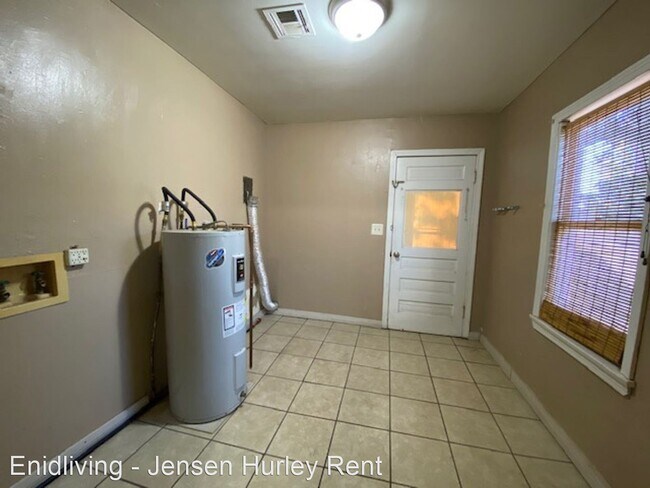 Building Photo - 3 br, 1 bath House - 714 N 14th