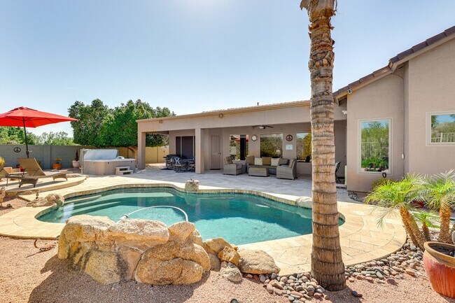 Foto del edificio - 1425 N Harper Cir