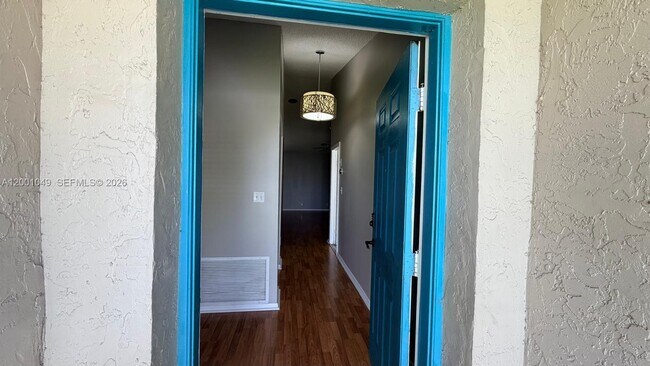 Foto del edificio - 11540 NW 27th Ct