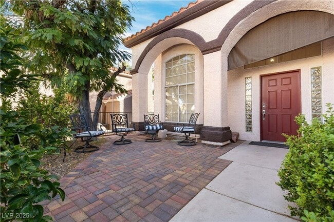 Foto del edificio - 7820 Mount Angel Dr