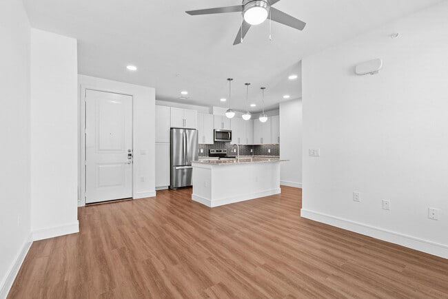 Building Photo - Bandera Ridge
